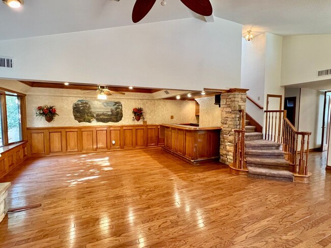 Building Photo - 2136 N Pami Cir