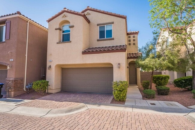 Building Photo - Stylish 3-Bedroom Home with Loft & Upgraded Kitchen!
