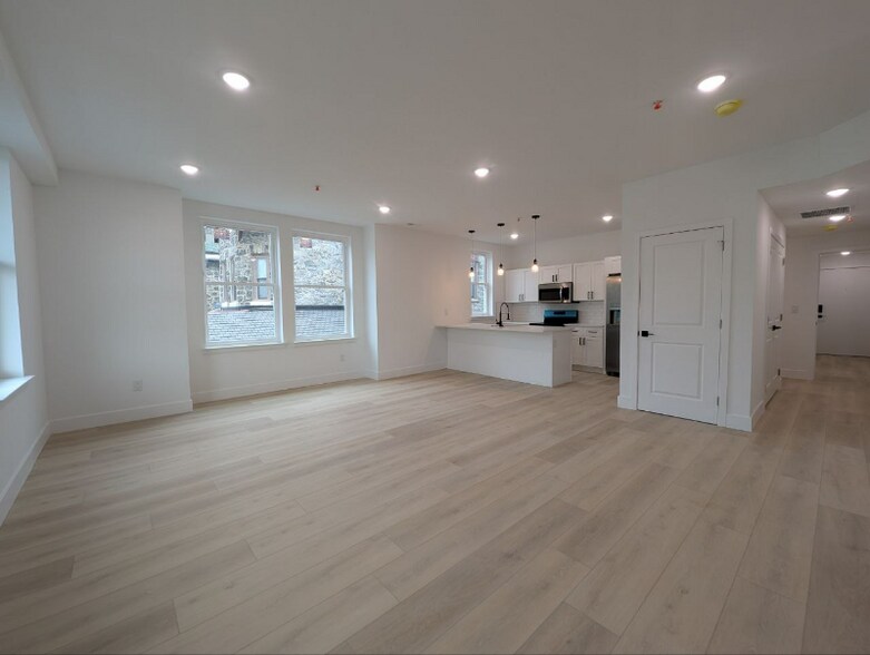 Building Photo - 835 N 63rd St