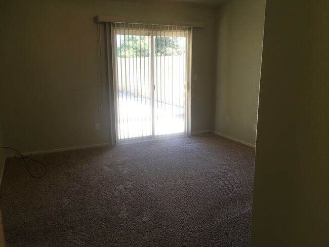 Building Photo - Anderson Home with Open Floor Plan