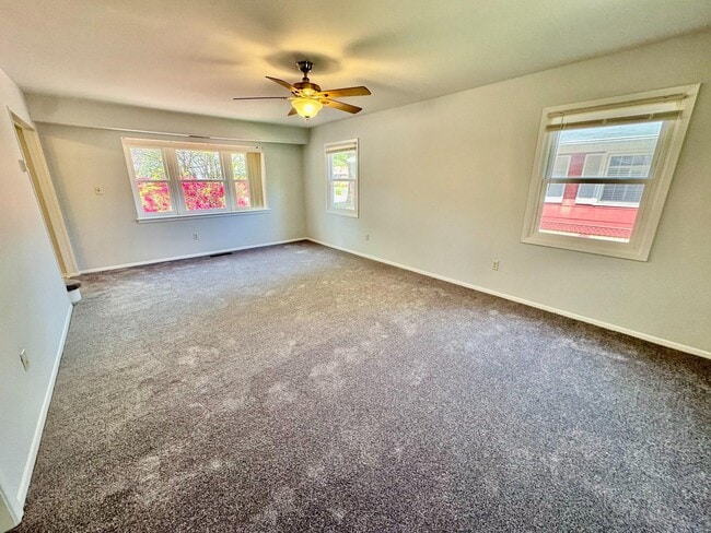 Building Photo - 2911 Tallow Ln