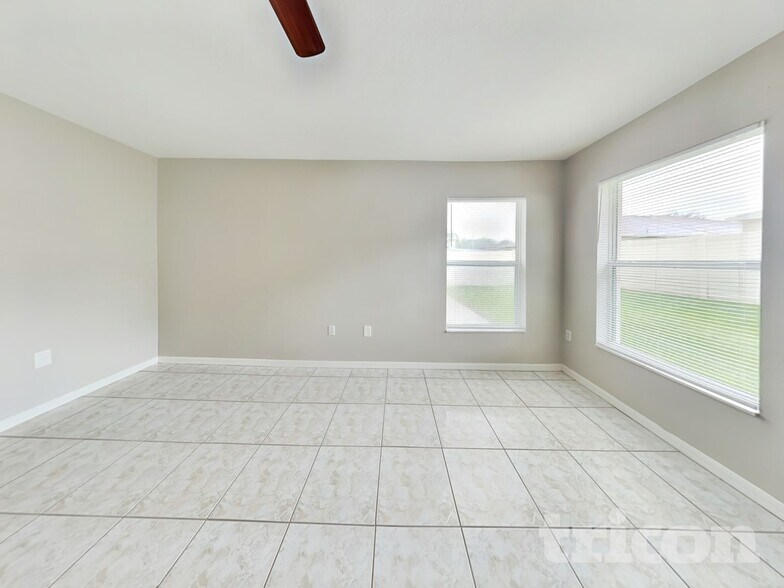 Building Photo - 2483 Brownwood Dr