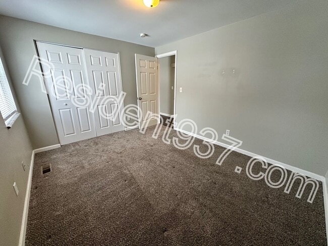 Building Photo - 3 Bed 1 Bath