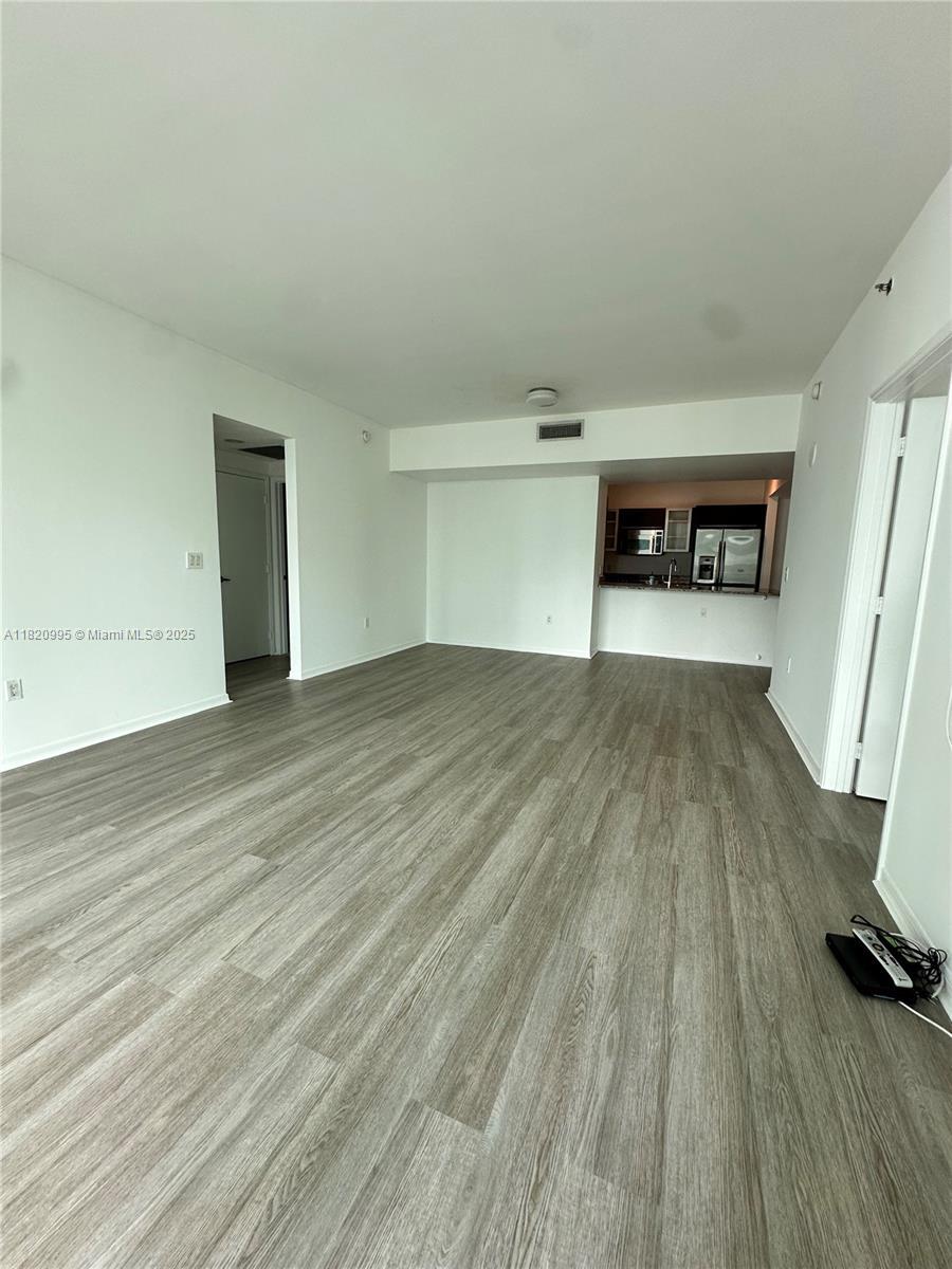 Building Photo - 950 Brickell Bay Dr