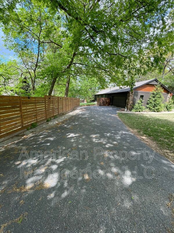 Building Photo - 3711 E 108th St