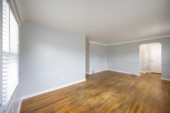 Building Photo - 2416 Warrensville Center Rd