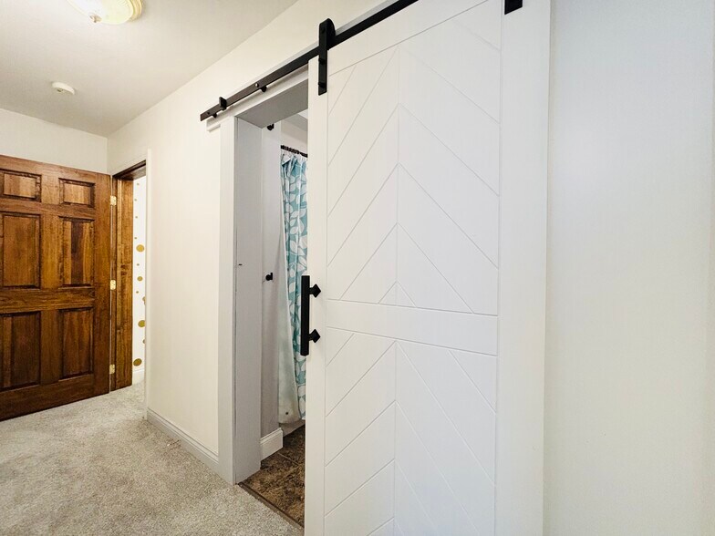 Building Photo - 1402 Sherman Ave