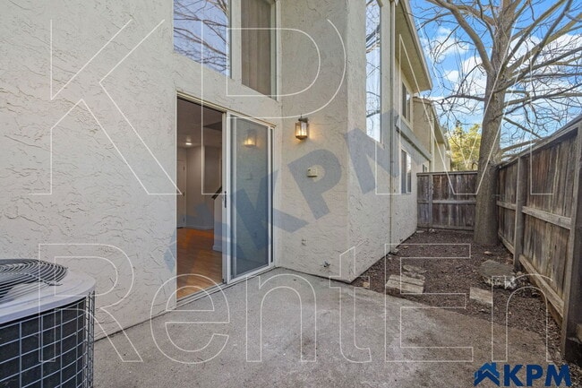 Building Photo - 999 Porter Ave