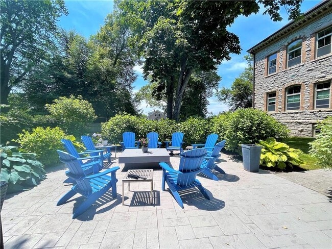 Building Photo - 426 Spring St