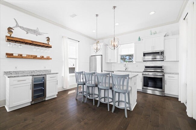 Building Photo - 275 Gulfview Cir