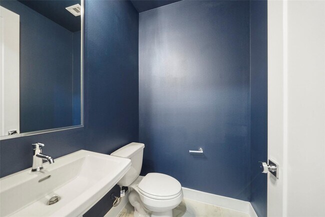 Building Photo - 6424 Cebra St
