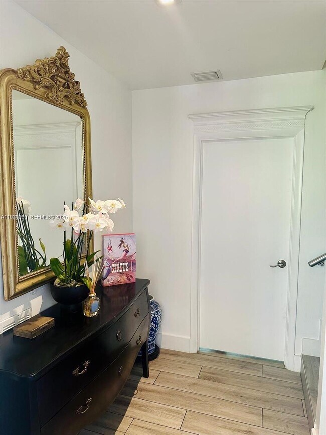 Building Photo - 1150 98th St