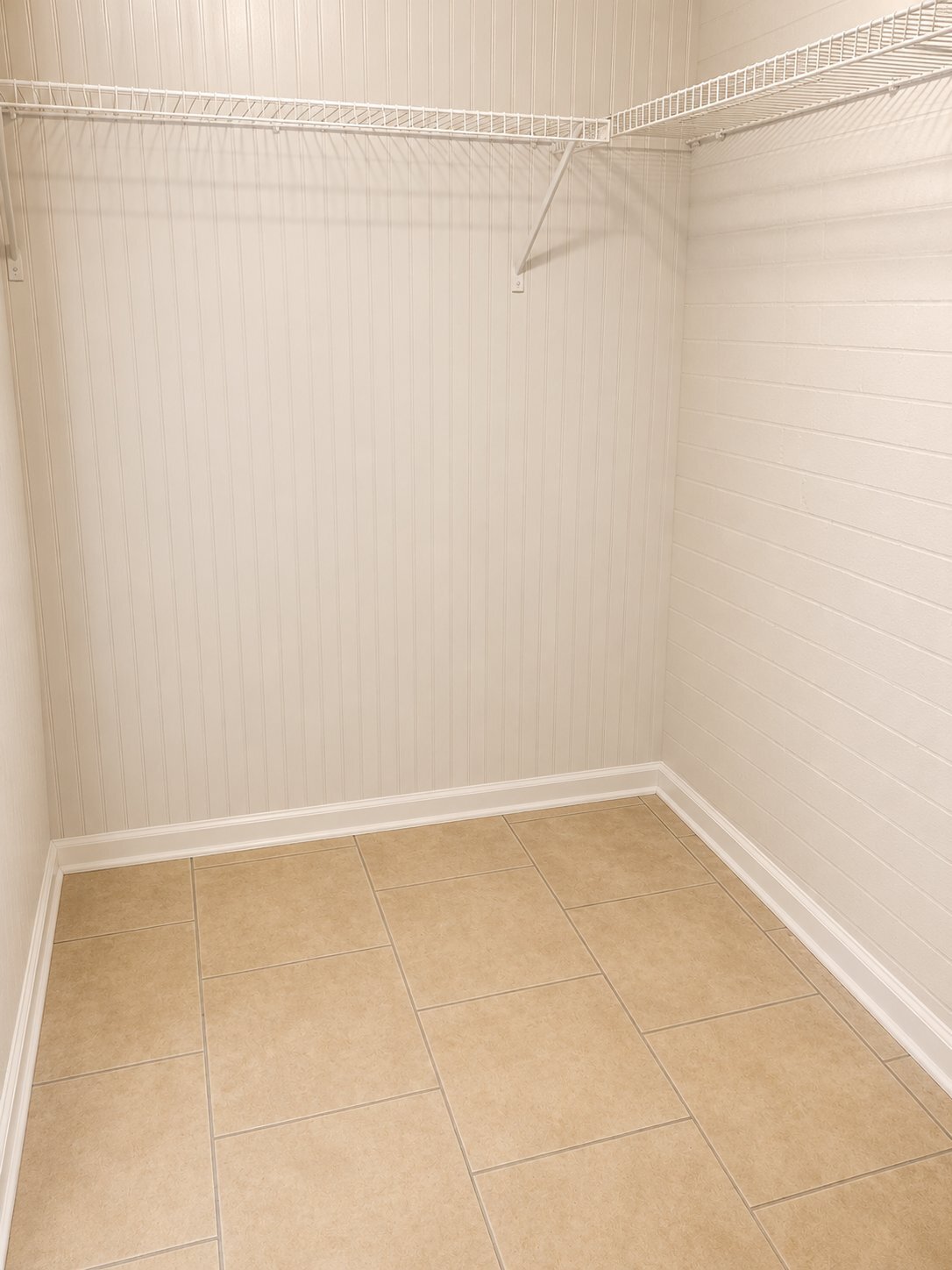 Building Photo - 1271 Village Cir