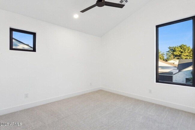 Building Photo - 6330 N 10th Dr
