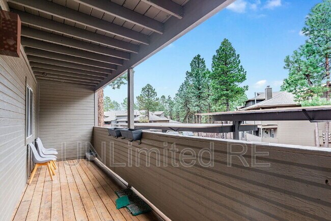 Building Photo - 1385 W University Ave