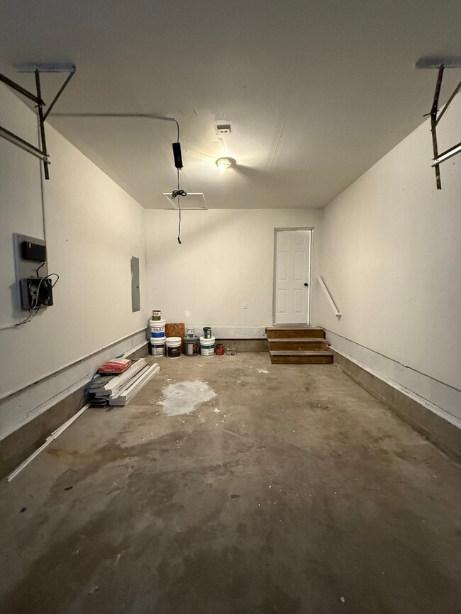 Building Photo - 328 Myrtle Ave