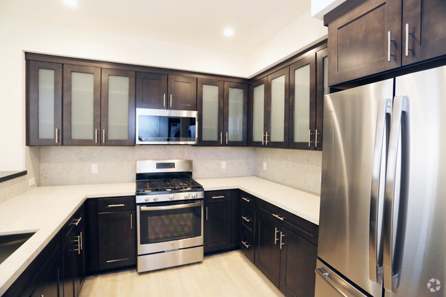 2BR, 2BA-Kitchen - The Tides Brentwood