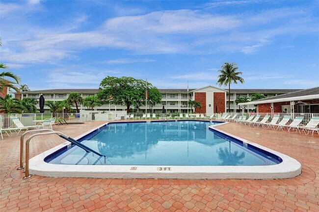 Building Photo - 5208 NE 24th Terrace