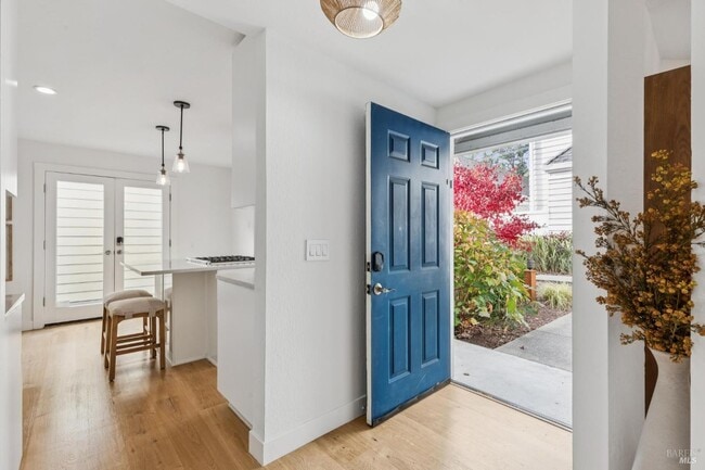 Building Photo - 93 Ashford Ave