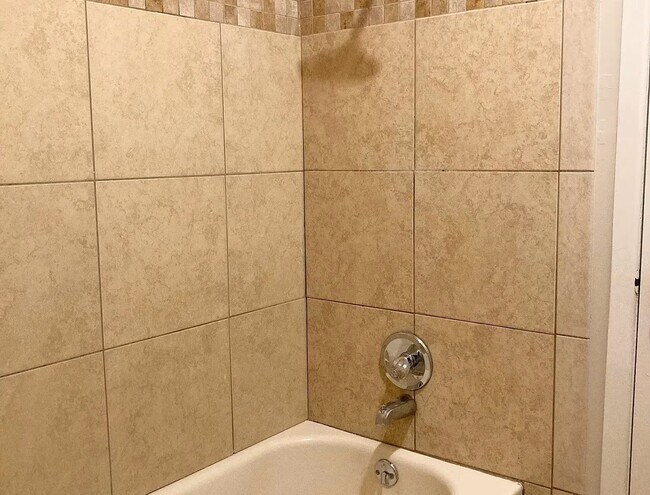 Building Photo - 733 Chaparral Cir
