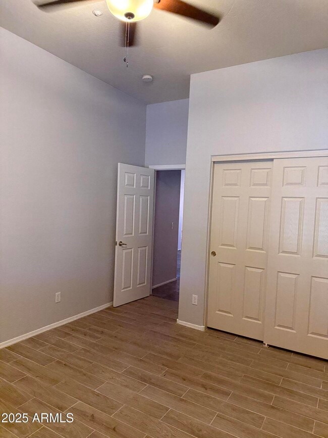 Building Photo - 10453 E Pine Valley Dr