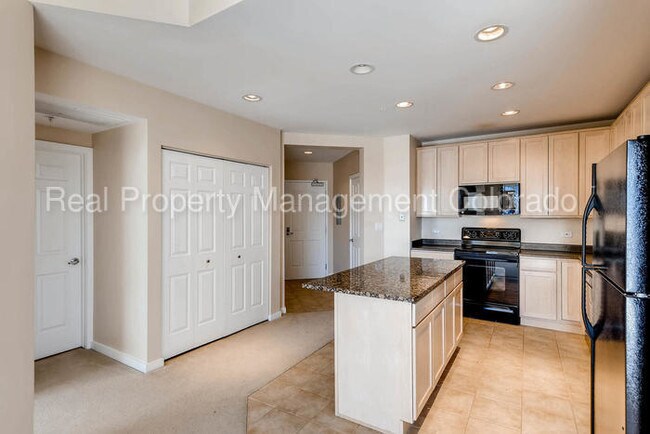 Building Photo - 4875 S Monaco St