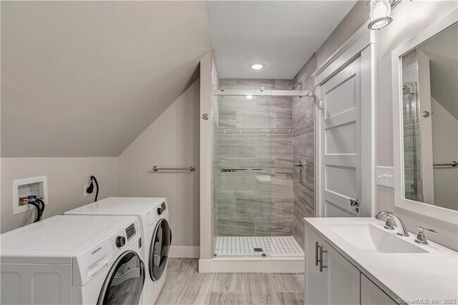 Building Photo - 22 Hubinger St