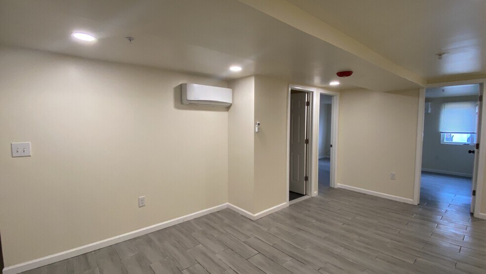 Building Photo - 2710 Dothan Plz