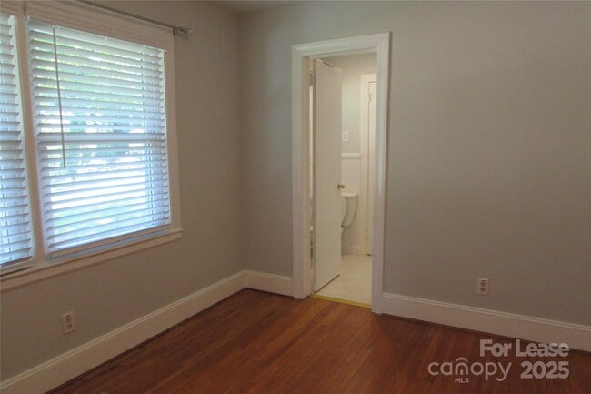 Building Photo - 501 Dunham Rd