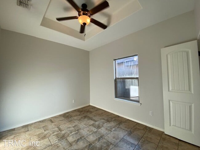 Building Photo - 3 br, 2 bath House - 2561 DATE PALM DR.