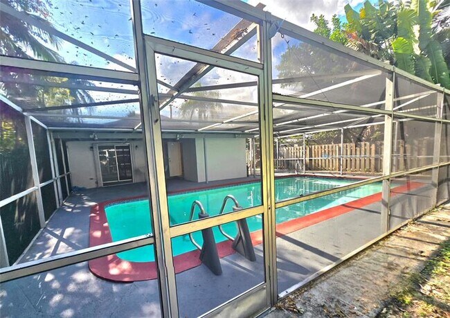 Building Photo - 2217 Grant St