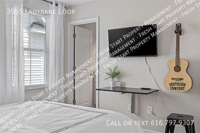 Building Photo - 3555 Ladybank Loop