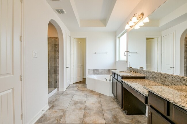 Building Photo - 1215 Redstone Glen Ln