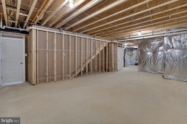 Building Photo - 6308 Savannah Dr