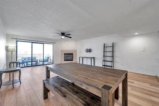 Building Photo - 745 Pinellas Bayway S