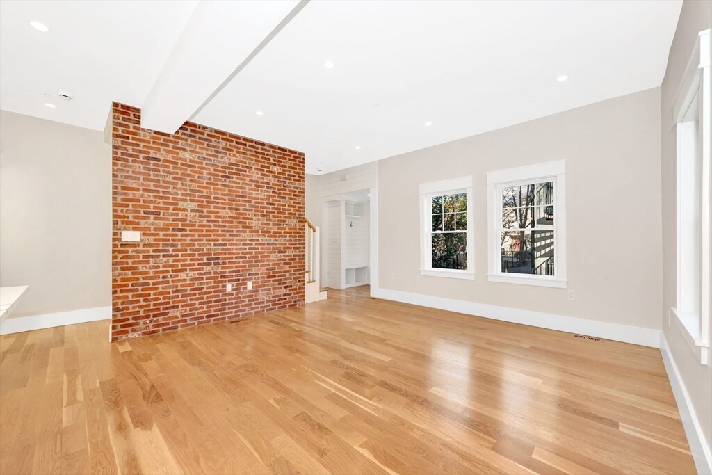 Building Photo - 140 Rindge Ave