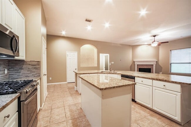 Building Photo - 7726 Trophy Pl Dr