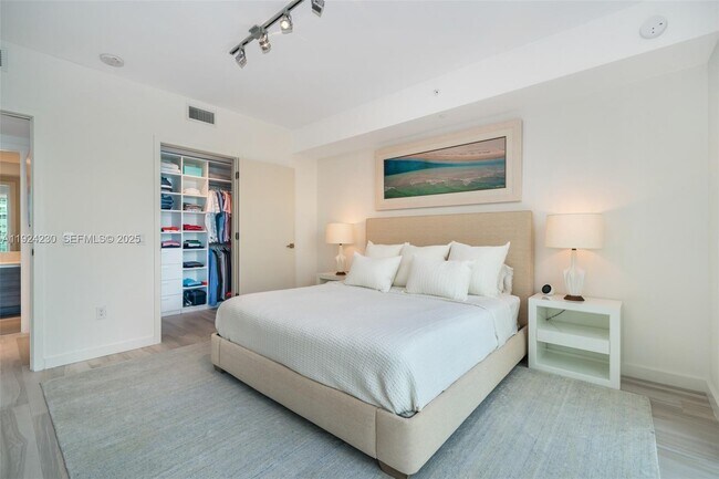 Building Photo - 1080 Brickell Ave