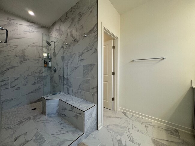 Building Photo - Stylish 3 Bed 2.5 Bath Interior Townhome I...