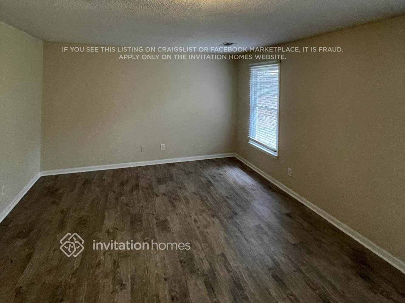Building Photo - 560 Heathgate Dr SW