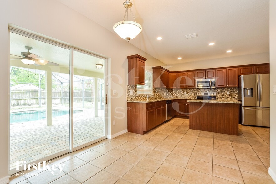 Building Photo - 1400 Broken Pine Rd