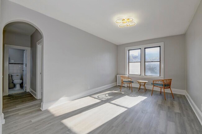 Building Photo - 901 Grand Ave