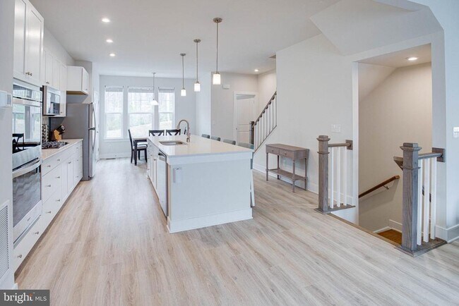 Building Photo - 1576 Meadowlark Glen Rd