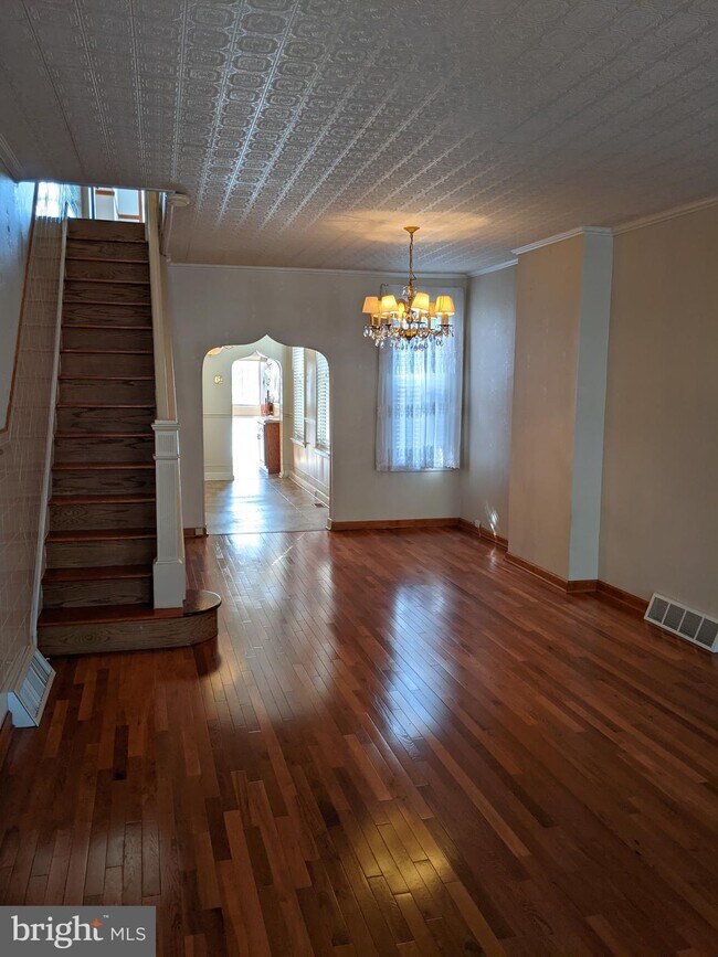 Building Photo - 412 Beckett St