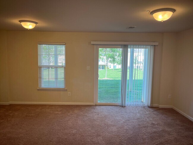 Building Photo - 1253 Elderslie Ln