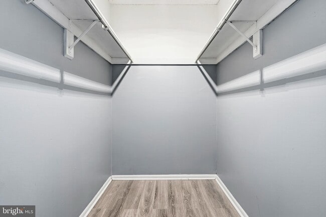 Building Photo - 2059 Huntington Ave