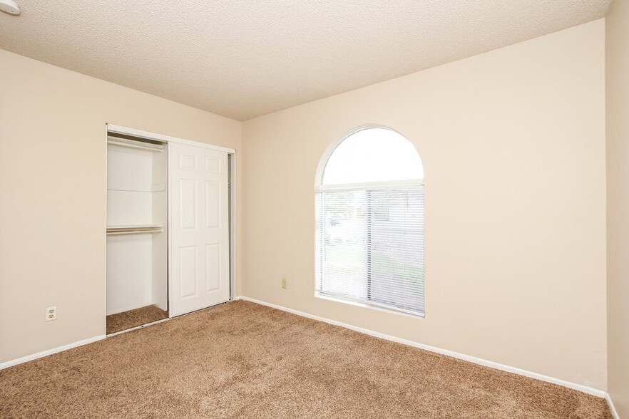 Building Photo - 4323 W Piute Ave