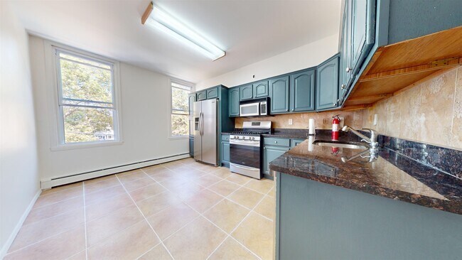 Building Photo - 328 49th St