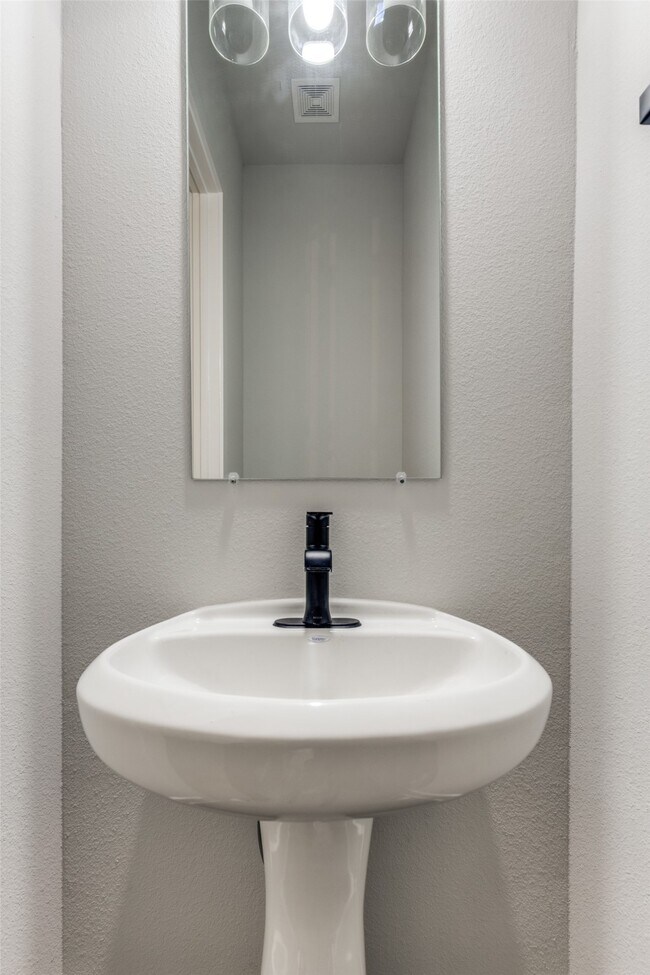 Building Photo - 13138 Perennial Spgs Dr