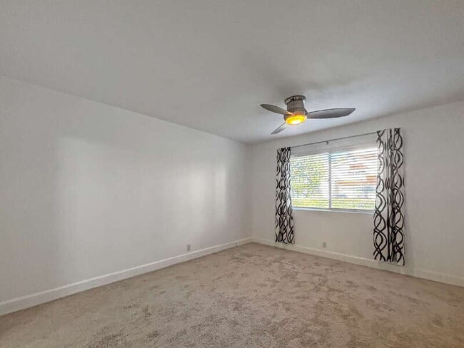 Building Photo - 7422 Seastar Dr